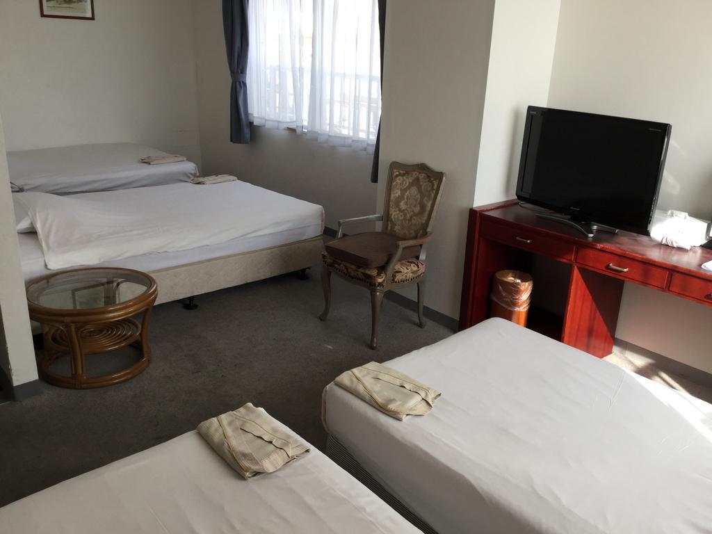 Hotel Peace Land Ishigaki Ishigaki  Exterior photo